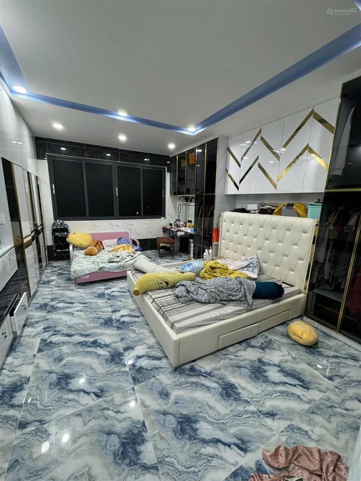 28tỷ làm việc ngay chủ bán nhà góc hai mặt tiền kinh doanh đối diện tttm parc mall