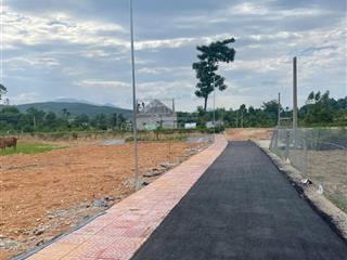 Hoà tiến sát lộ lớn cách ubnd hoà vang chỉ 3km đường 6m oto vào tới noi 2 mặt tiền 140m2 bán gấp