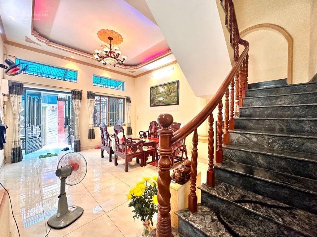 Bán nhà ngang 5m x 12m, quận 10  trệt 2 lầu, nội thất gỗ xịn, giá chỉ 9,2 tỷ