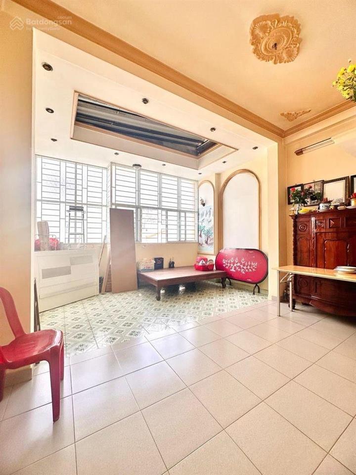 Bán nhà ngang 5m x 12m, quận 10  trệt 2 lầu, nội thất gỗ xịn, giá chỉ 9,2 tỷ