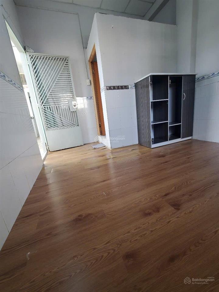 Cho thuê phòng mới lót sàn 18m2 tại 322 âu dương lân, phường chánh hưng, quận 8