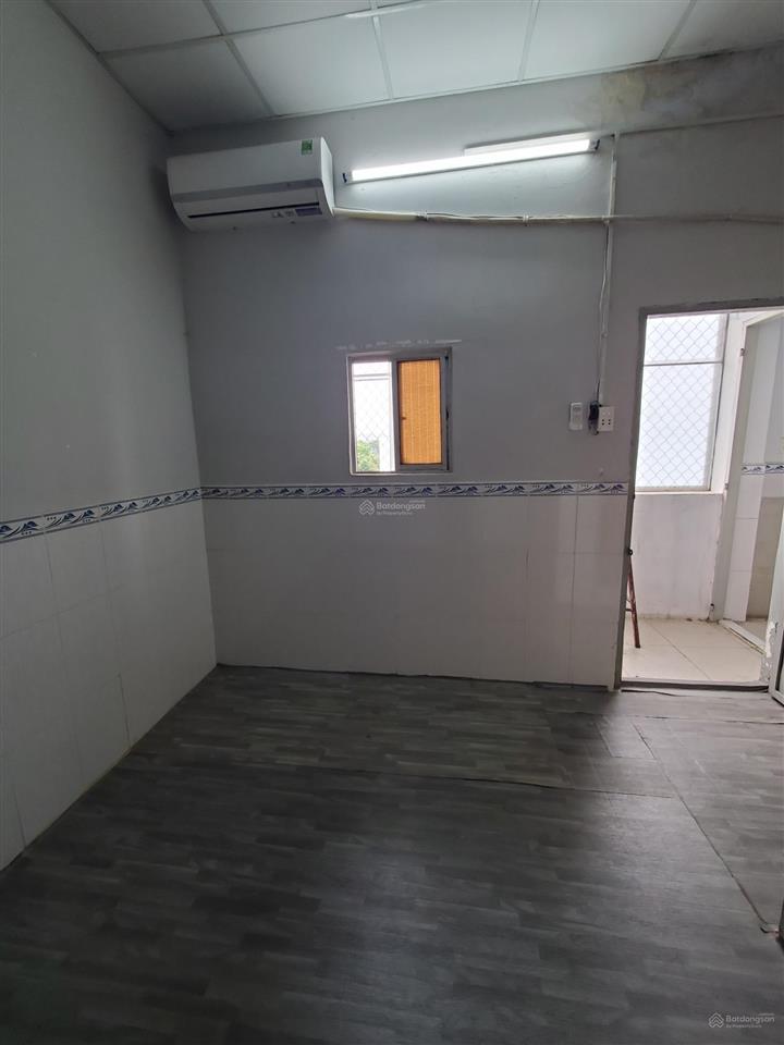 Cho thuê phòng mới lót sàn 18m2 tại 322 âu dương lân, phường chánh hưng, quận 8