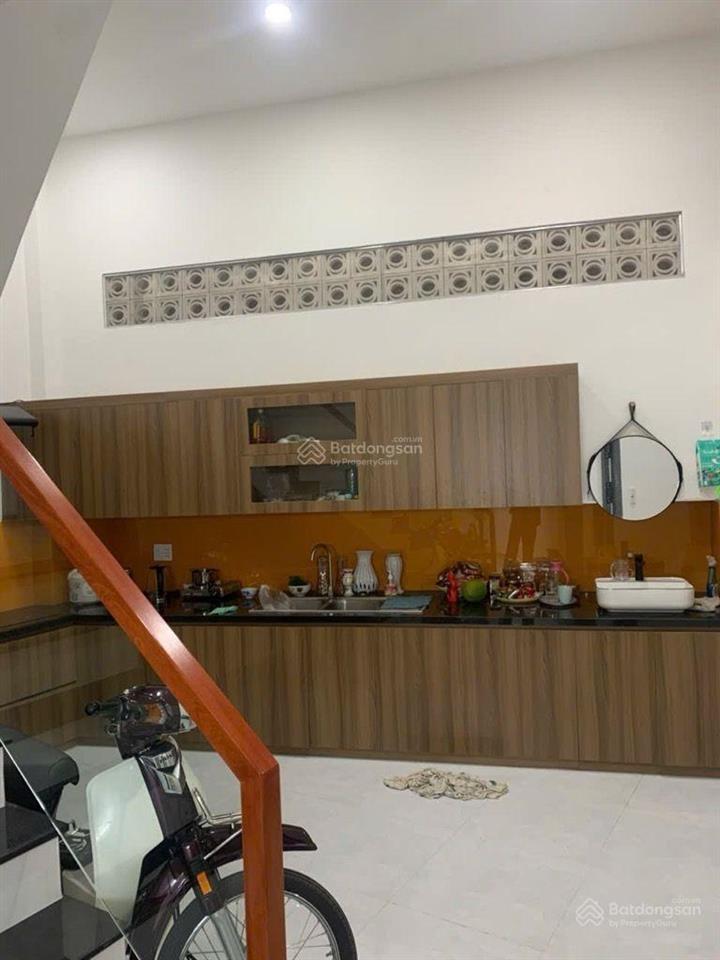 8,9 tỷ  66m2 [4,5m x 17m]  4 tầng btct  cmt8 q10 cần b.án nhanh