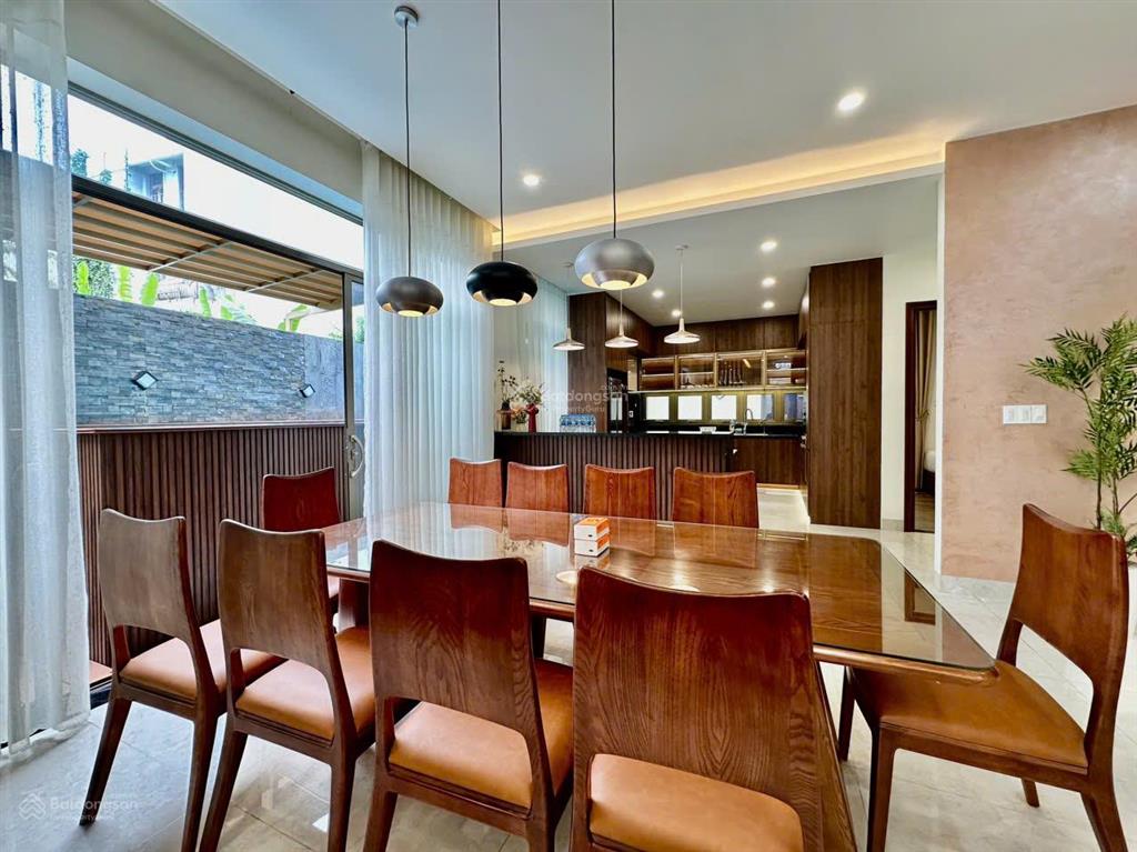 Bán nhà tâm huyết  223m2  3 tầng  khu an phú  quận 2. gara oto, hồ bơi. gần metro an phú