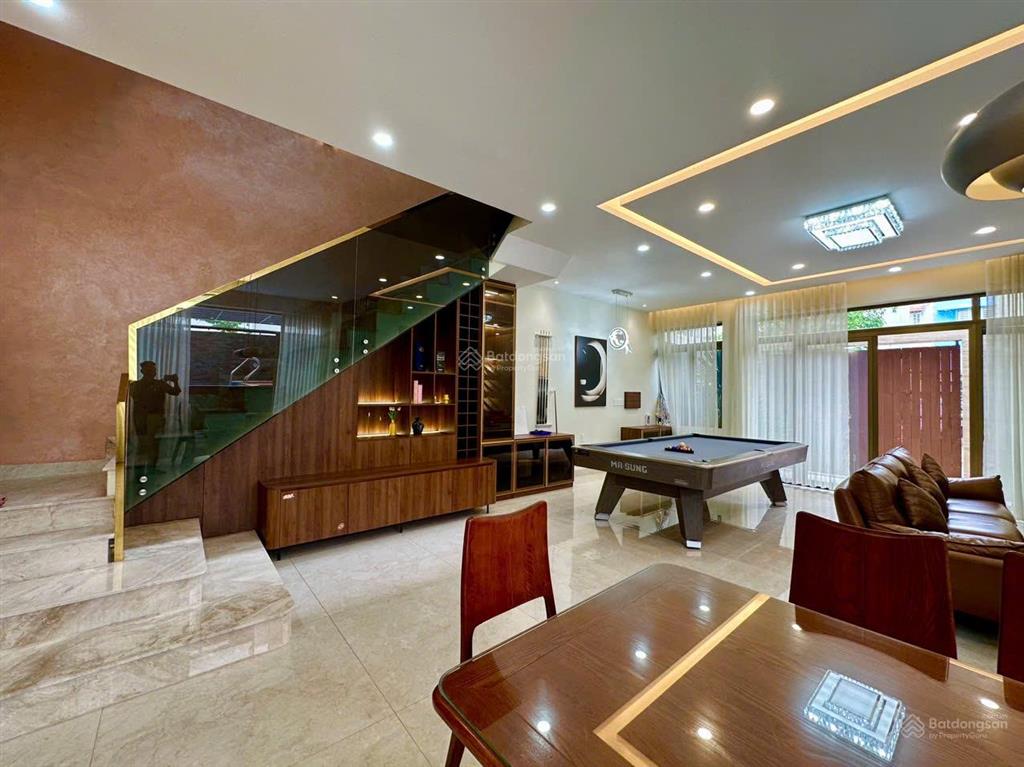 Bán nhà tâm huyết  223m2  3 tầng  khu an phú  quận 2. gara oto, hồ bơi. gần metro an phú