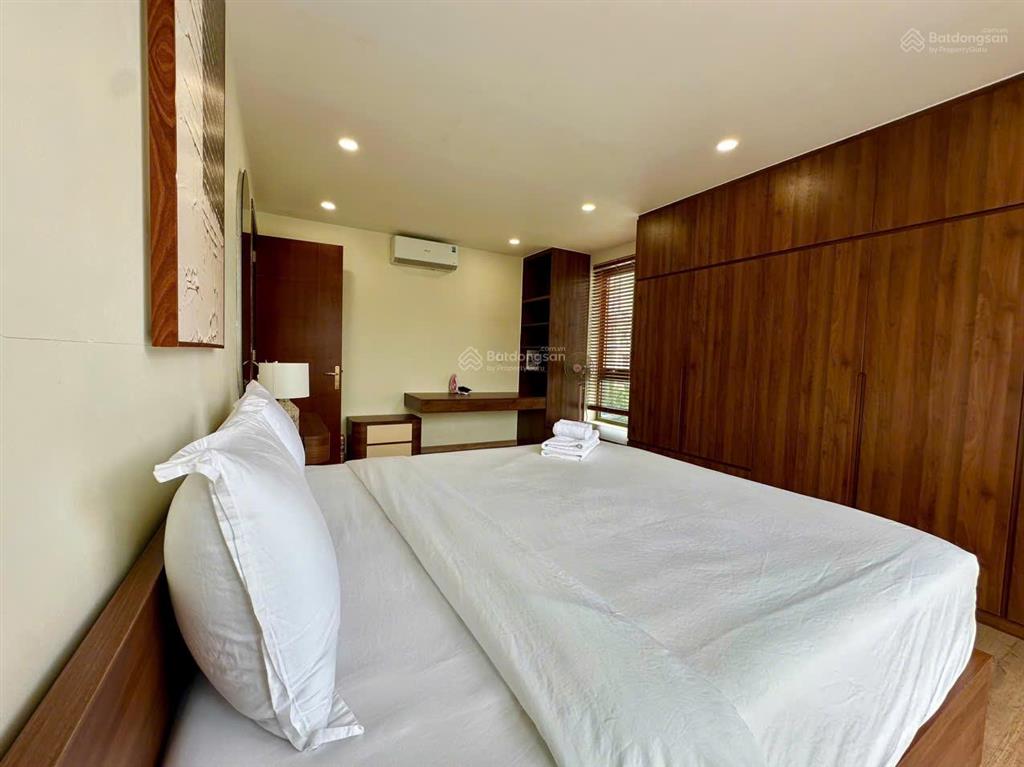 Bán nhà tâm huyết  223m2  3 tầng  khu an phú  quận 2. gara oto, hồ bơi. gần metro an phú