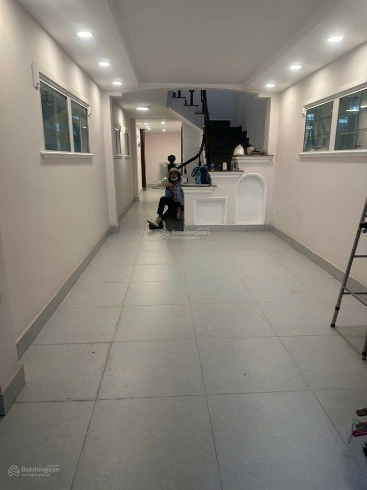 Hàng hiếm tân định  mặt tiền quận 1  sát vách chợ & nhà thờ. sẵn kết cấu tiện cải tạo. giá 20 tỷ