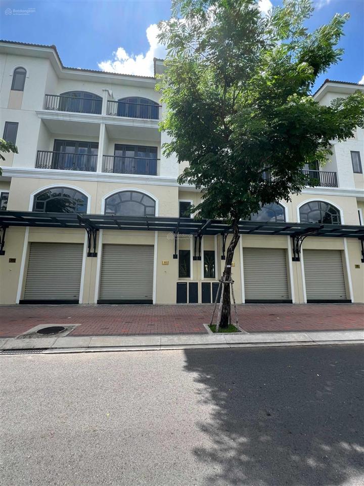 Nhà phố dự án senturia nsg, 4 tầng, giá 6,85 tỷ (giá rẻ nhất khu), sổ hồng, ngân hàng cho vay 70%