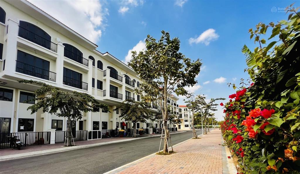 Cho thuê nhà senturia nsg, gần trường đh rmit, trung sơn, pmh, tiện ở/kd/vp, giá 14tr/tháng