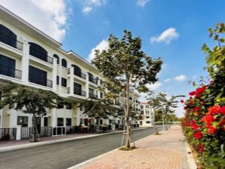 Gấp gấp gấp  nhà hoàn thiện full nội thất dự án senturia nsg giá chỉ 6.85 tỷ, cạnh trung sơn, pmh