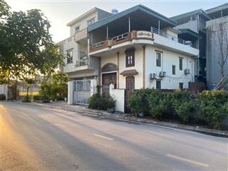 Bán nhà riêng ô tô đỗ trong sân dt thực tế 100m2/ 71.4m2 xd tại hà tu, hạ long