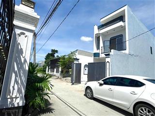 Nhà đẹp phú mỹ thủ dầu một, dt 5x19m, 3pn, full nội thất, đường 5m, giá 4.2 tỷ tl