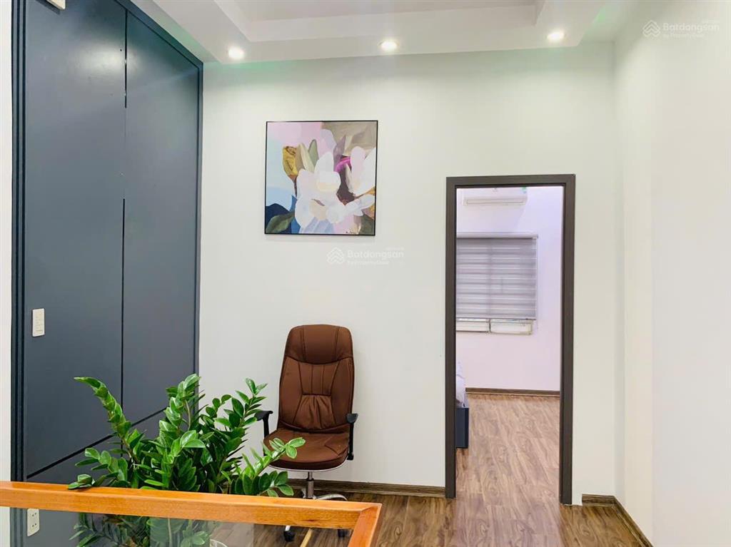 Bán nhà 3 tầng đường vũ quỳnh, ngay sát biển