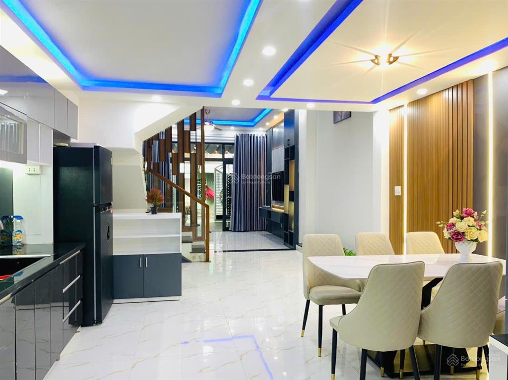 Bán nhà 3 tầng đường vũ quỳnh, ngay sát biển