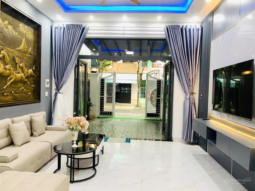 Bán nhà 3 tầng đường vũ quỳnh, ngay sát biển