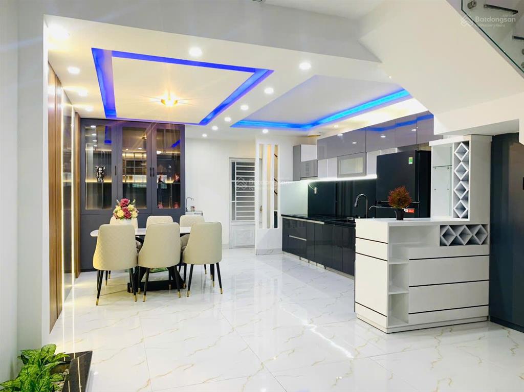 Bán nhà 3 tầng đường vũ quỳnh, ngay sát biển