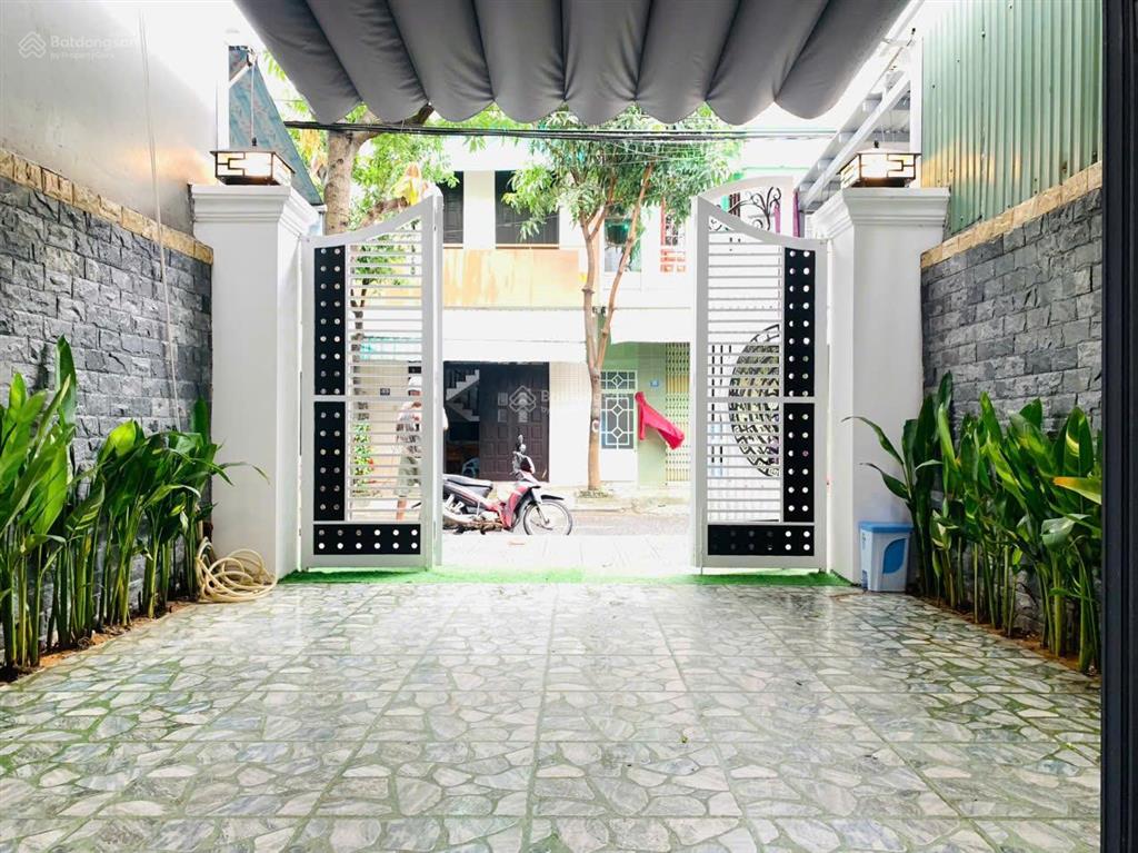 Bán nhà 3 tầng đường vũ quỳnh, ngay sát biển