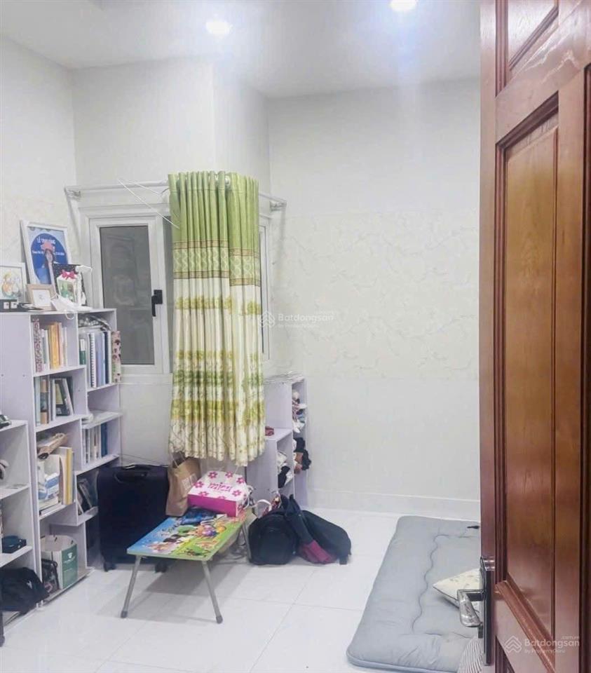 Căn nhà phố khu phân lô đồng bộ  hẻm xe hơi  dt 4m x13m  3 tầng  4 phòng ngủ  5wc