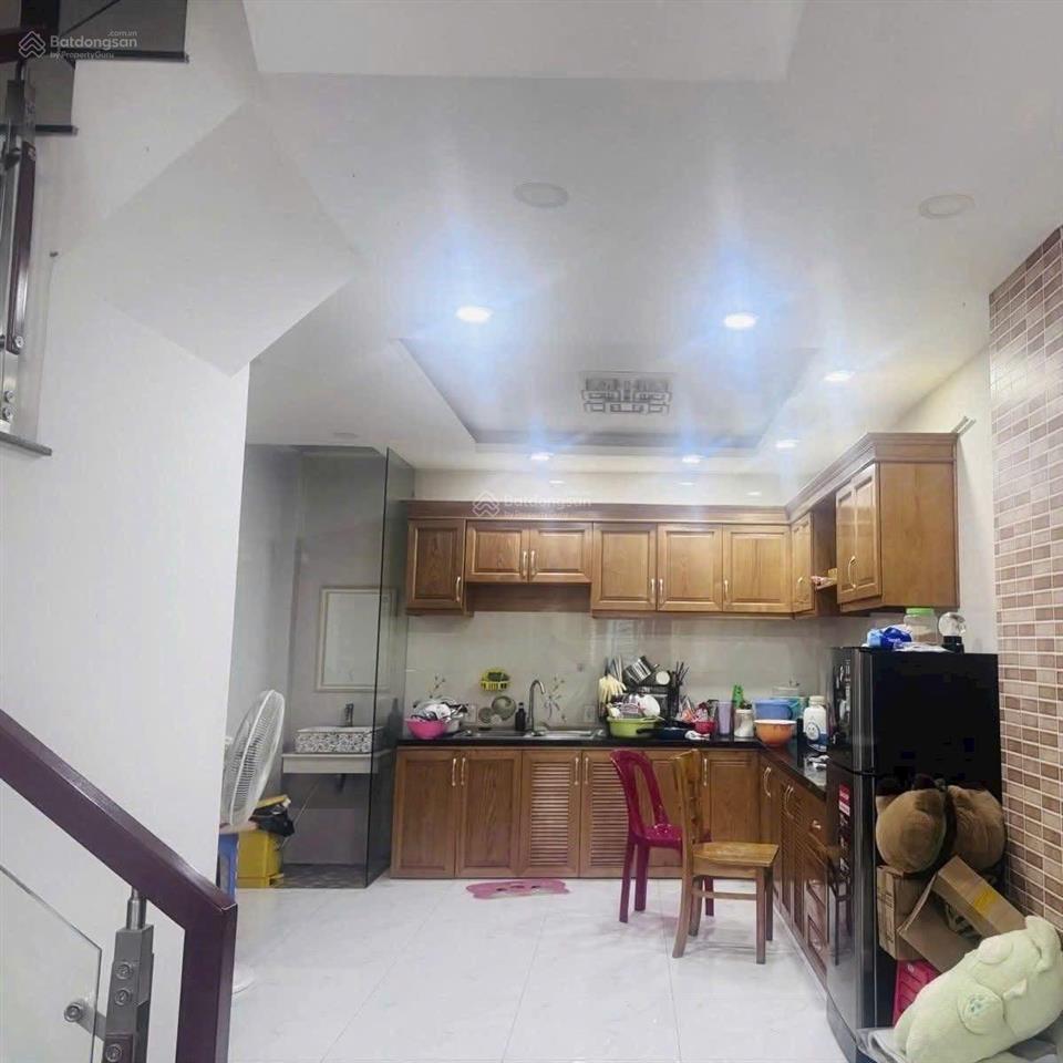 Căn nhà phố khu phân lô đồng bộ  hẻm xe hơi  dt 4m x13m  3 tầng  4 phòng ngủ  5wc
