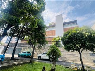 Biệt phủ đẹp 750m2, ngang 36m , công viên trước nhà, ngay hoàng việt, nguyễn đình khơi , tân bình