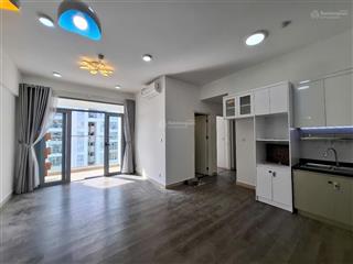 Nhà sơn mới tinh luxgarden quận 7 76m 2pn*2wc giá 10tr/tháng (thu hà 0932 758 ***)