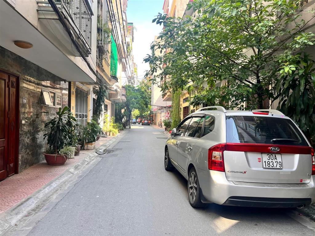 Bán mảnh đất ở âu cơ tứ liên cách 2 nhà ra ô tô diện tích 60m2, mt 6.6m2, giá 11.4 tỷ, ngõ rộng