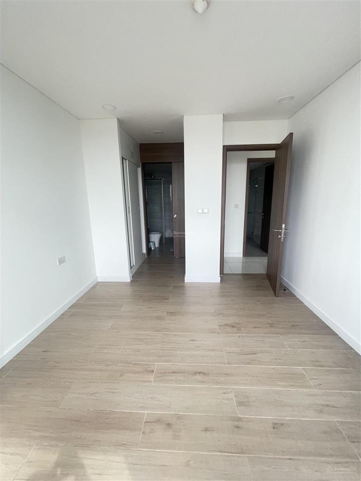 Chủ cho thuê chung cư kingdom 101 căn 2pn diện tích 78m2  giá 17tr