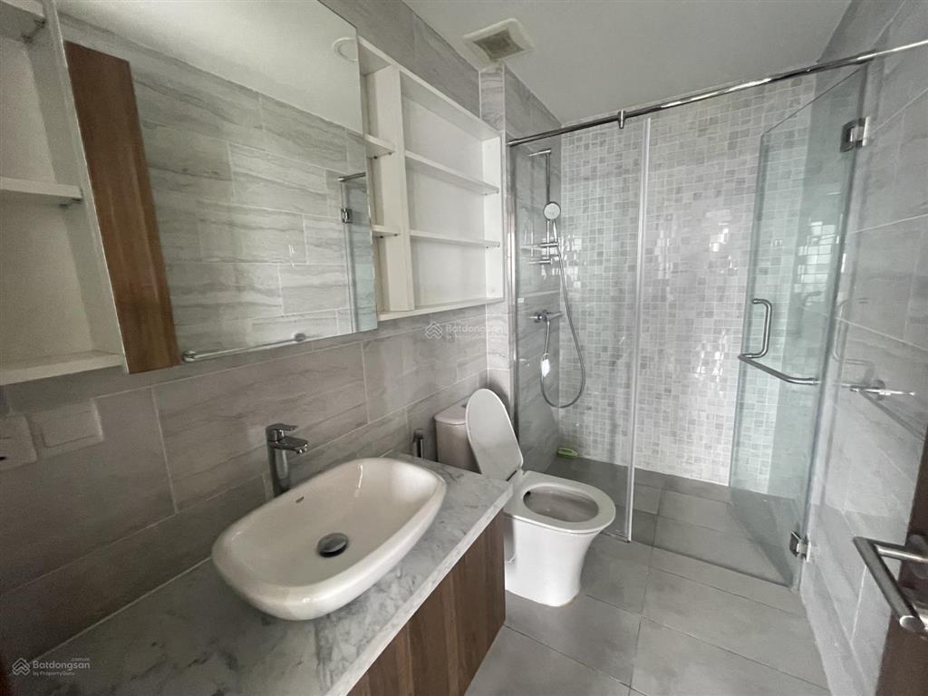 Chủ cho thuê chung cư kingdom 101 căn 2pn diện tích 78m2  giá 17tr