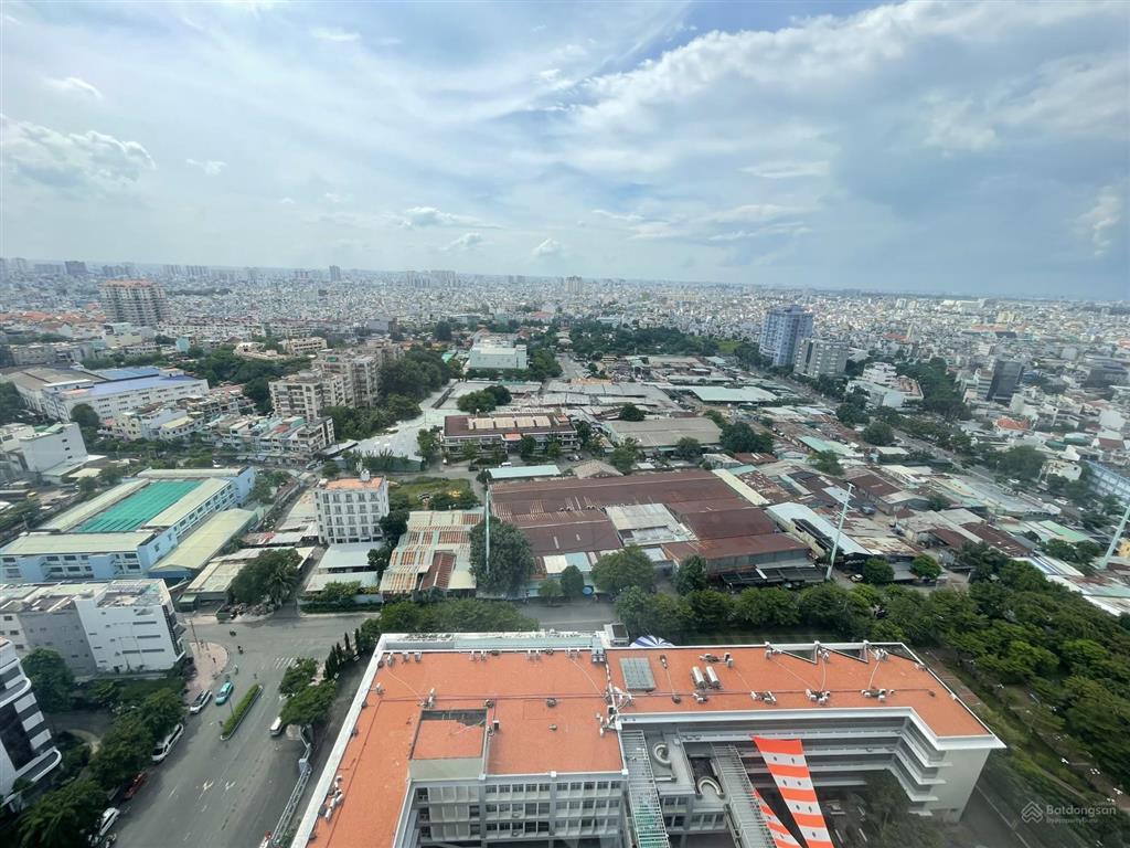 Chủ cho thuê chung cư kingdom 101 căn 2pn diện tích 78m2  giá 17tr