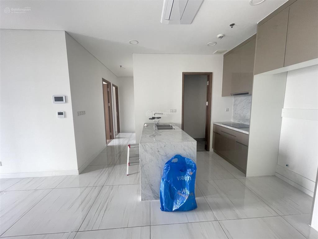 Chủ cho thuê chung cư kingdom 101 căn 2pn diện tích 78m2  giá 17tr