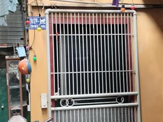 Bán căn hộ tập thể 2 tầng 1 tum gồm 3pn, 1wc tại b12 thanh xuân bắc đầy đủ tiện ích.