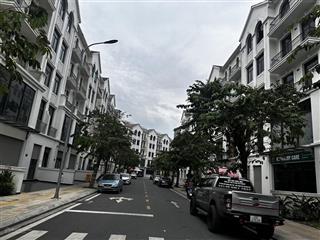 Bán nhà phố manhattan quận 9 diện tích 160m2 dãy t2 đường thông bên hông nhà