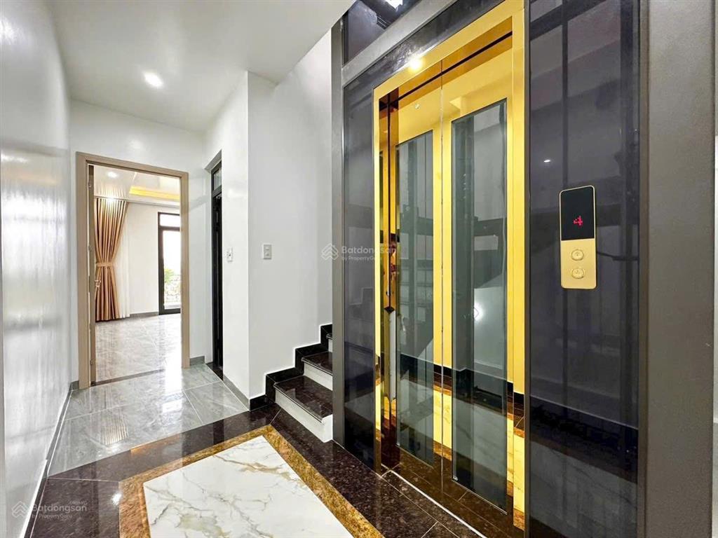 Chỉ còn 2 căn khu nhà phố hồ sen, ngõ nông gần mặt đường, có thiết kế thang máy xịn sò