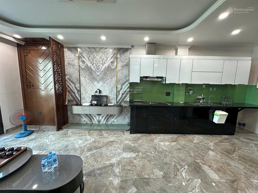 Nhà 6 tầng thang máy tuyến 2 lê hồng phong  hải phòng.