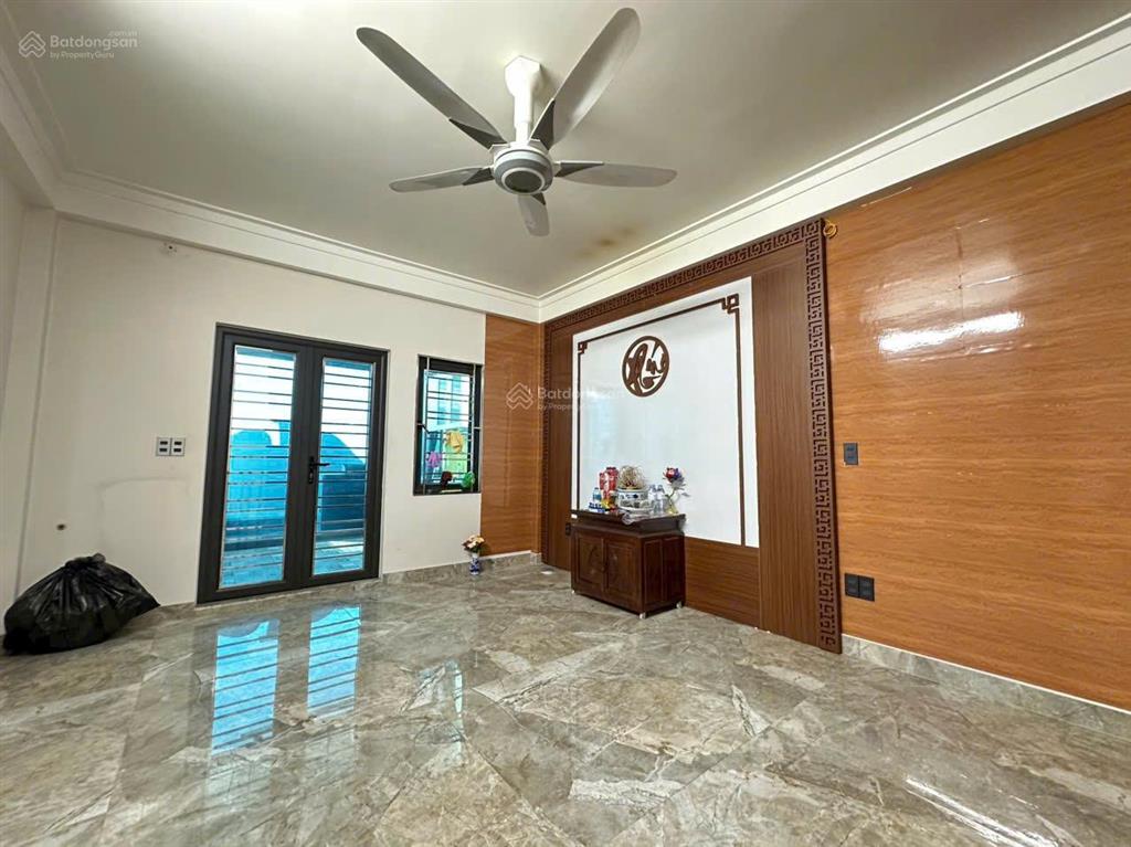 Nhà 6 tầng thang máy tuyến 2 lê hồng phong  hải phòng.