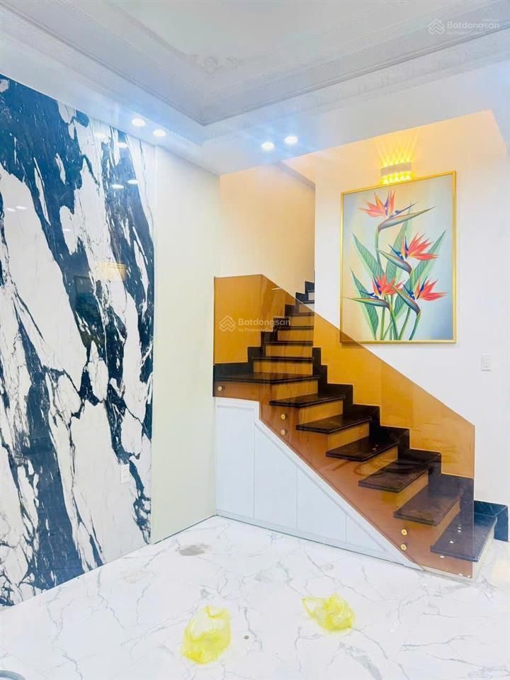 Bán nhà 6 tầng thang máy tuyến 2 lê hồng phong  hải phòng