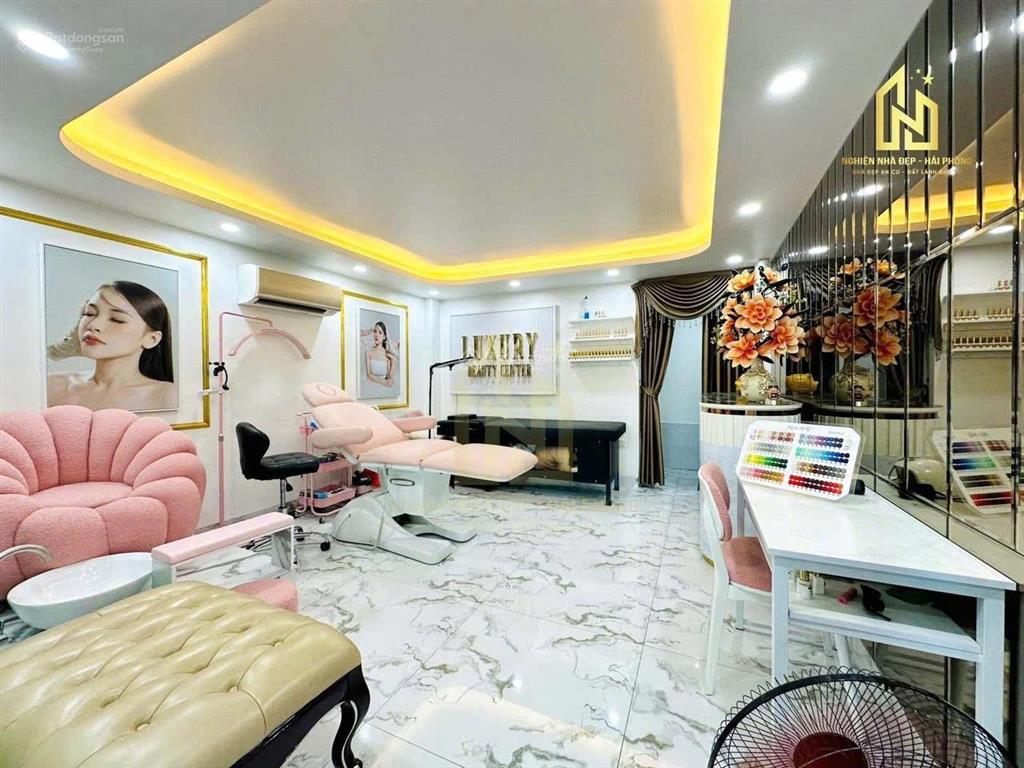 Siêu phẩm mặt đường tuyến 2 lê hồng phong