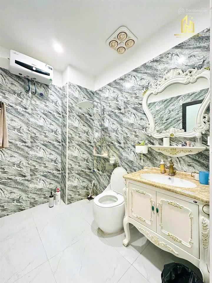 Siêu phẩm mặt đường tuyến 2 lê hồng phong