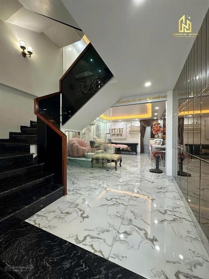 Siêu phẩm mặt đường tuyến 2 lê hồng phong