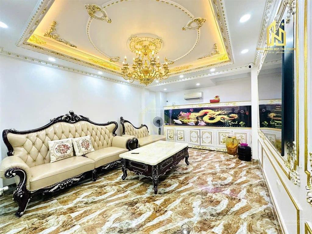 Siêu phẩm mặt đường tuyến 2 lê hồng phong