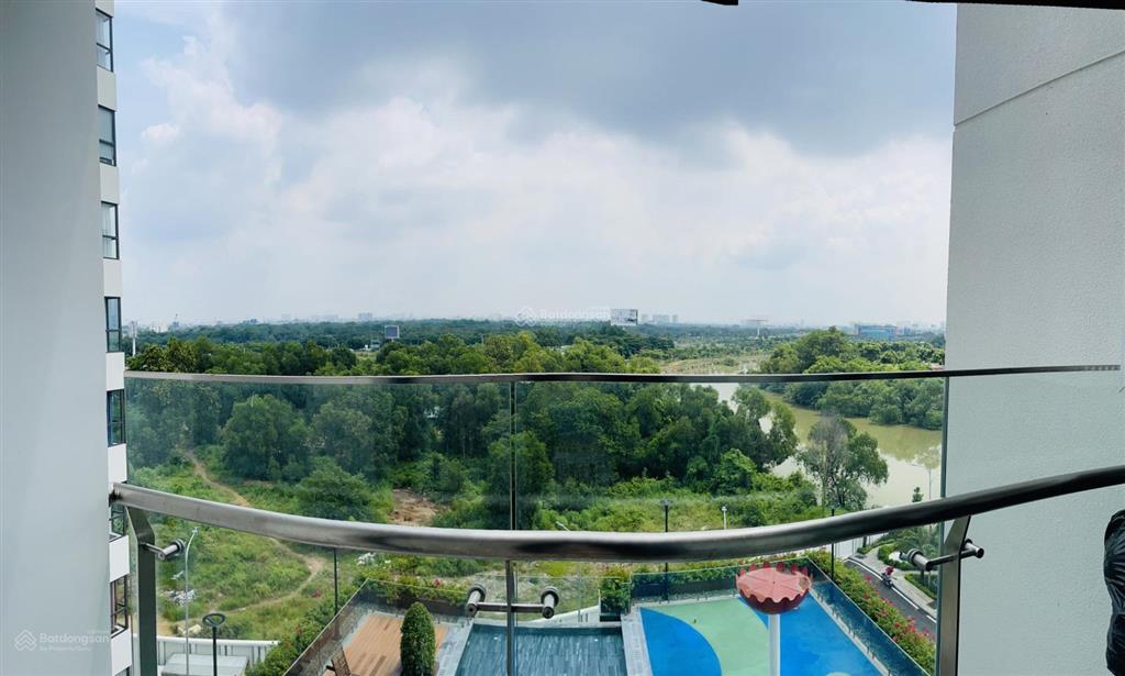 Ch d'lusso 2pn68m2, giá 5,8 tỷ, có nội thất, bao thuế phí, giá tốt, sổ sẵn  0902 651 ***