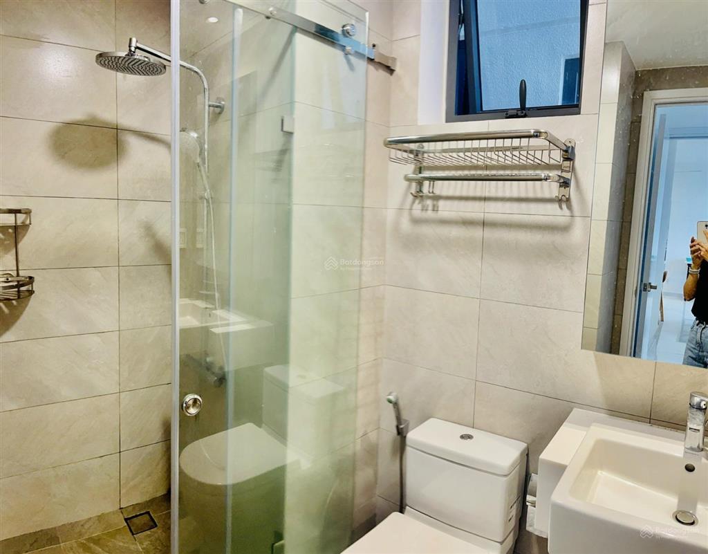 Ch d'lusso 2pn68m2, giá 5,8 tỷ, có nội thất, bao thuế phí, giá tốt, sổ sẵn  0902 651 ***