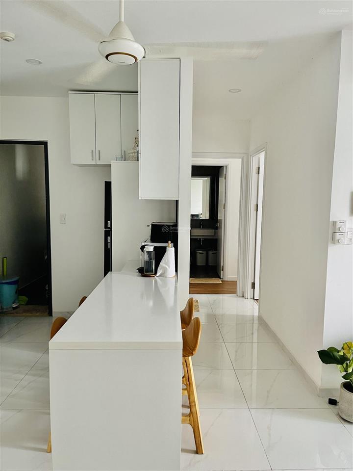Ch d'lusso 2pn68m2, giá 5,8 tỷ, có nội thất, bao thuế phí, giá tốt, sổ sẵn  0902 651 ***