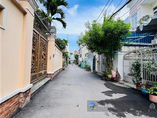 Cực hót. nhà chủ ở chưa qua đầu tư  135m2  hxh thông gần phạm văn đồng  ngang 10m bề thế