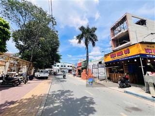Nhà nguyên căn sạch đẹp vào ở ngay 1t1l  có gara ô tô  gần ngã 4 thủ đức  ở/ làm văn phòng