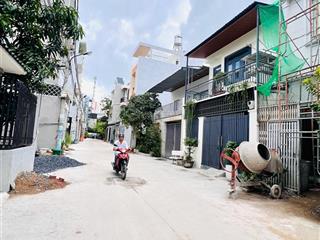 Cho thuê đất lô góc 2 mặt tiền đường xe tải  gần chung cư 4s phạm văn đồng  làm kho và văn phòng