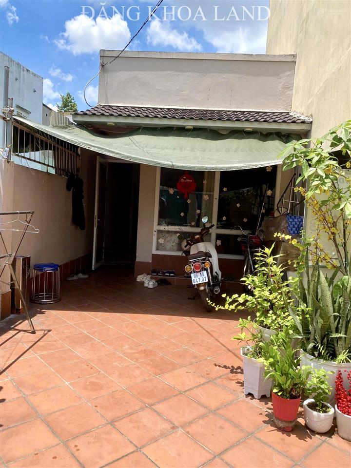 Ngay phạm văn đồng  nhà 107m2 hẻm xe tải sát mặt tiền  cấp 4 tiện xây mới/ đầu tư/ chdv