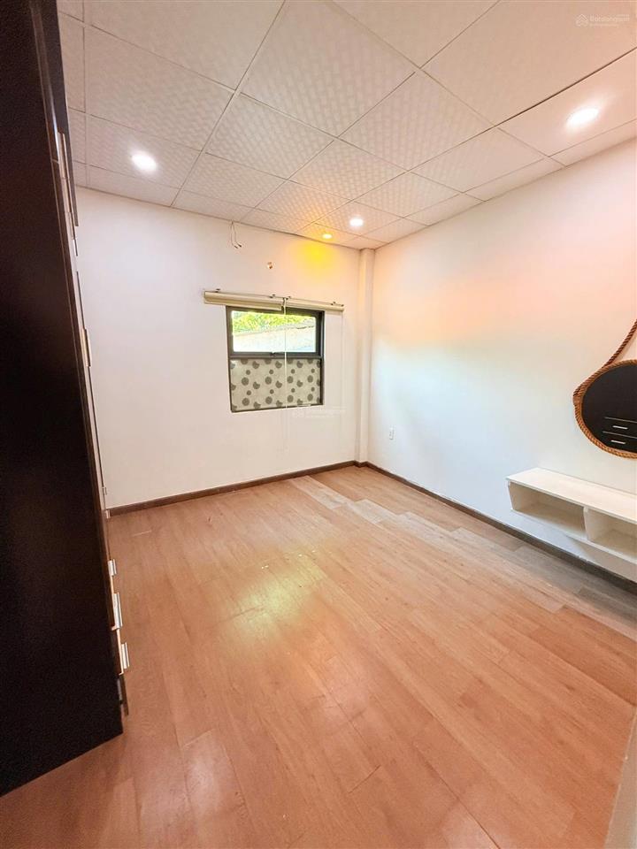 Chỉ 1 tỷ nhỉnh  có nhà trệt lầu vào ở ngay, khu an ninh, gần ga metro bình thái, dts 70m2