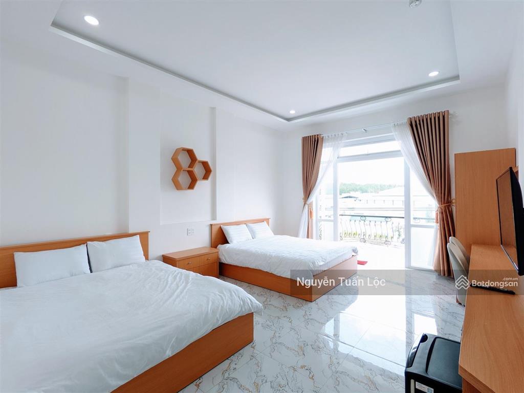 Cho thuê khách sạn 6 tầng 33 phòng, mặt tiền đường chính trung tâm phường 2 đà lạt, có thang máy