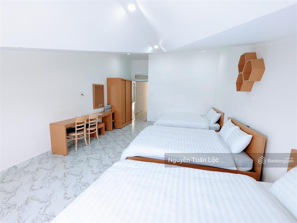 Cho thuê khách sạn 6 tầng 33 phòng, mặt tiền đường chính trung tâm phường 2 đà lạt, có thang máy